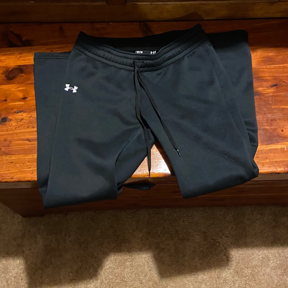Black under Armour sweat pants